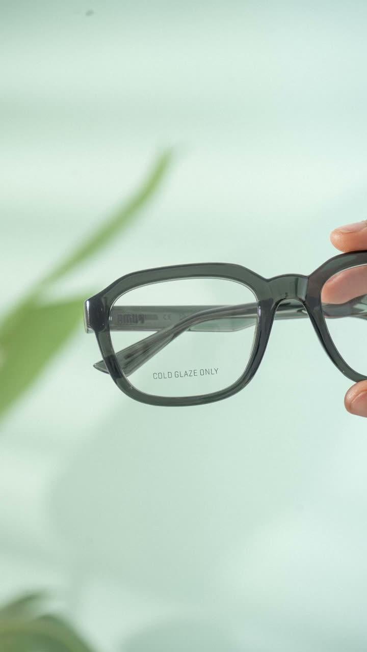 Product reel: optical frames, editorial styling